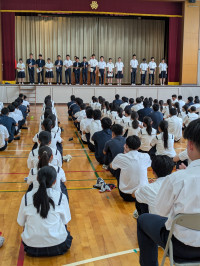 全校集会２　前